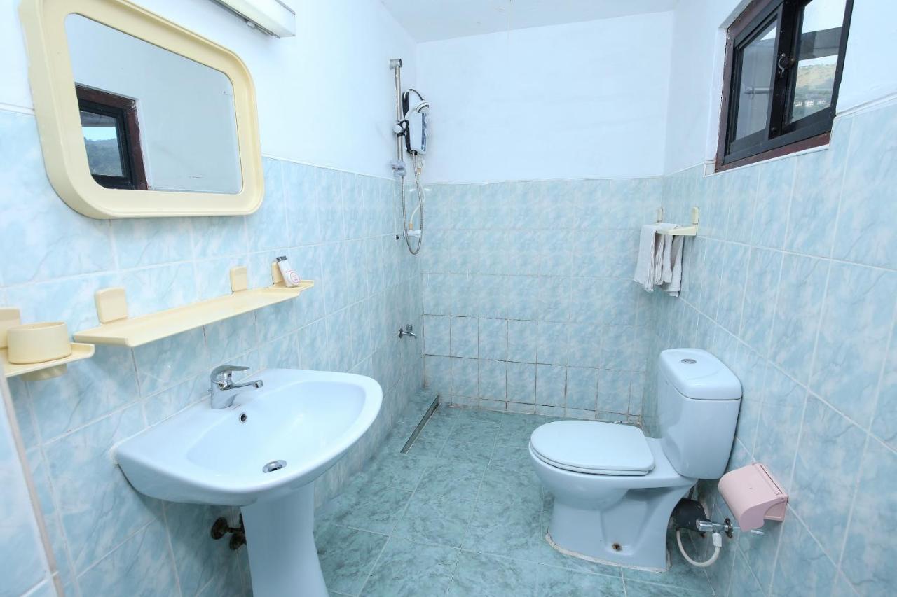 Oyo 436 Sandakelum Tourist Guest House Канди Екстериор снимка