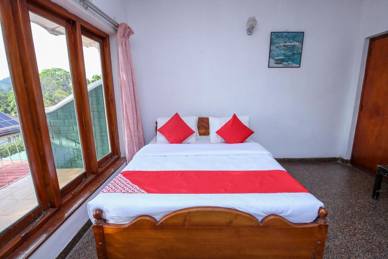 Oyo 436 Sandakelum Tourist Guest House Канди Екстериор снимка